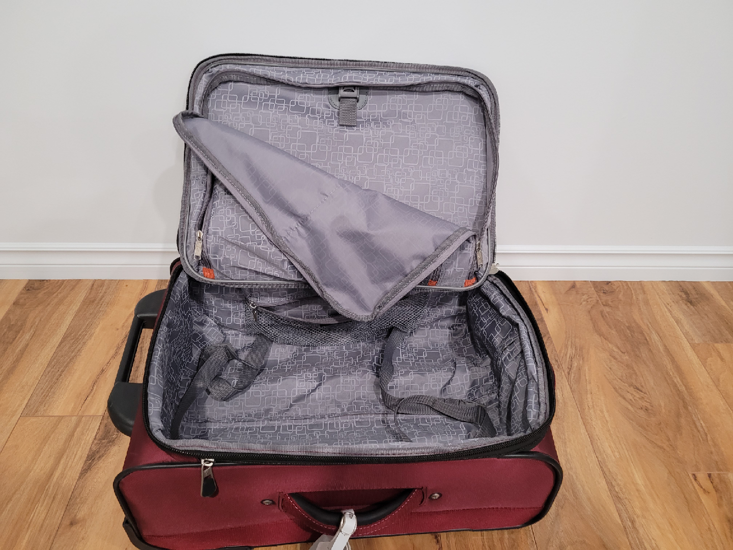 Carry on size luggage - photo 3