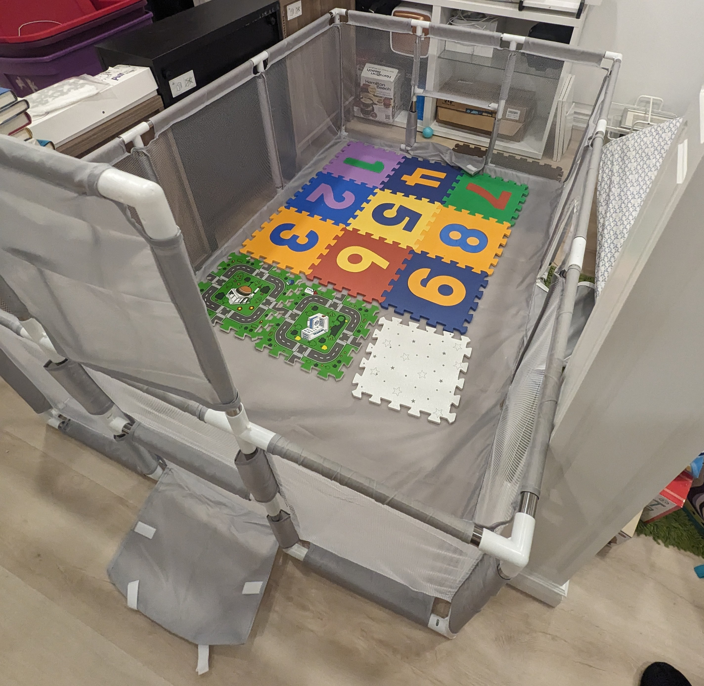 Toddleroo by North States Superyard Indoor/Outdoor Playard