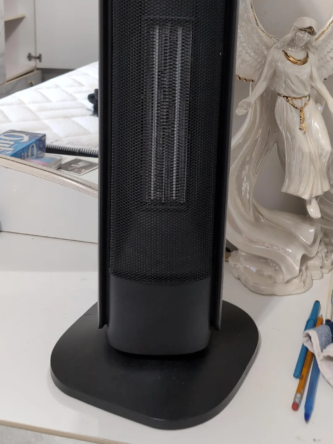 Red & White H.g.y Sneakers - Size 6.5 (Women's) image indicator(2)