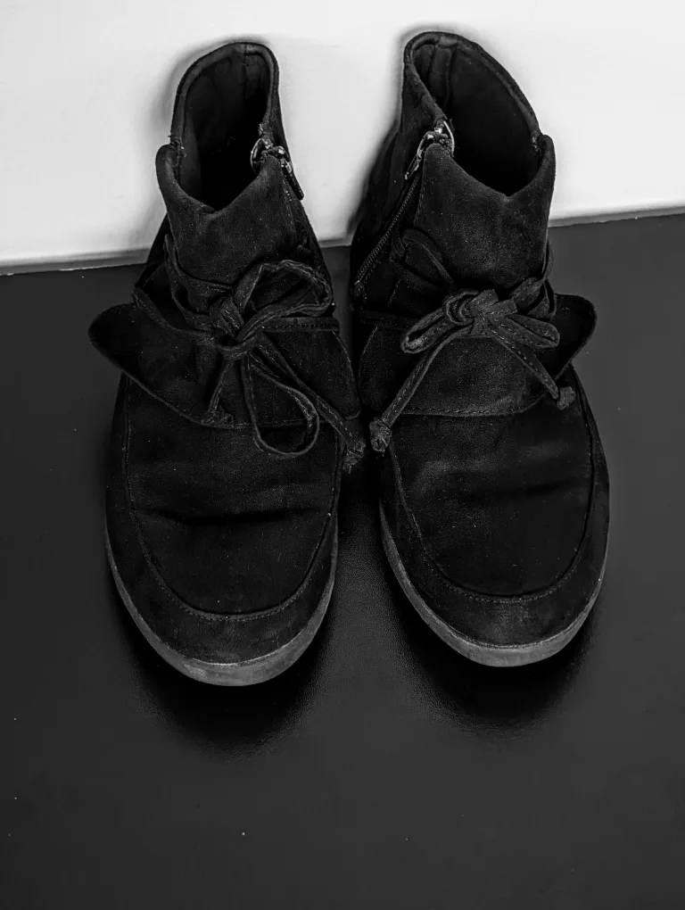 Airwalk Black Ankle Boots - Size 8.5 US 39 EUR 🥕 image indicator(9)