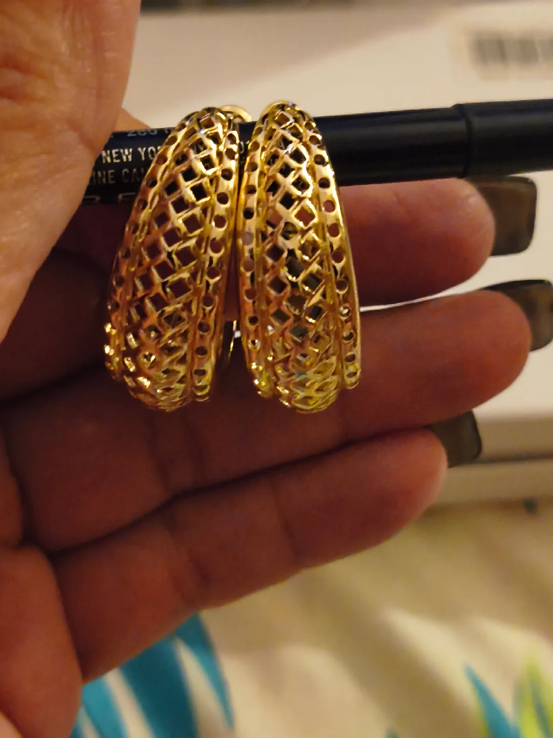 Gold Tone Hoop Earrings thumbnail