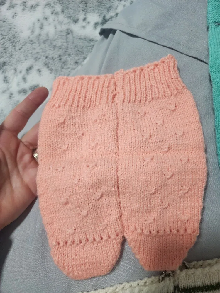 Hand Knitted kids Booties image indicator(3)