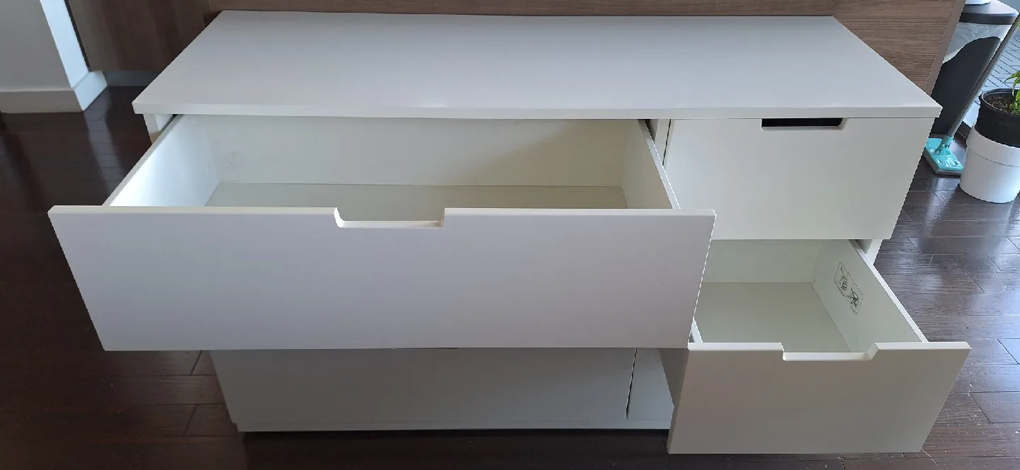 IKEA Hemnes White Dresser image indicator(2)