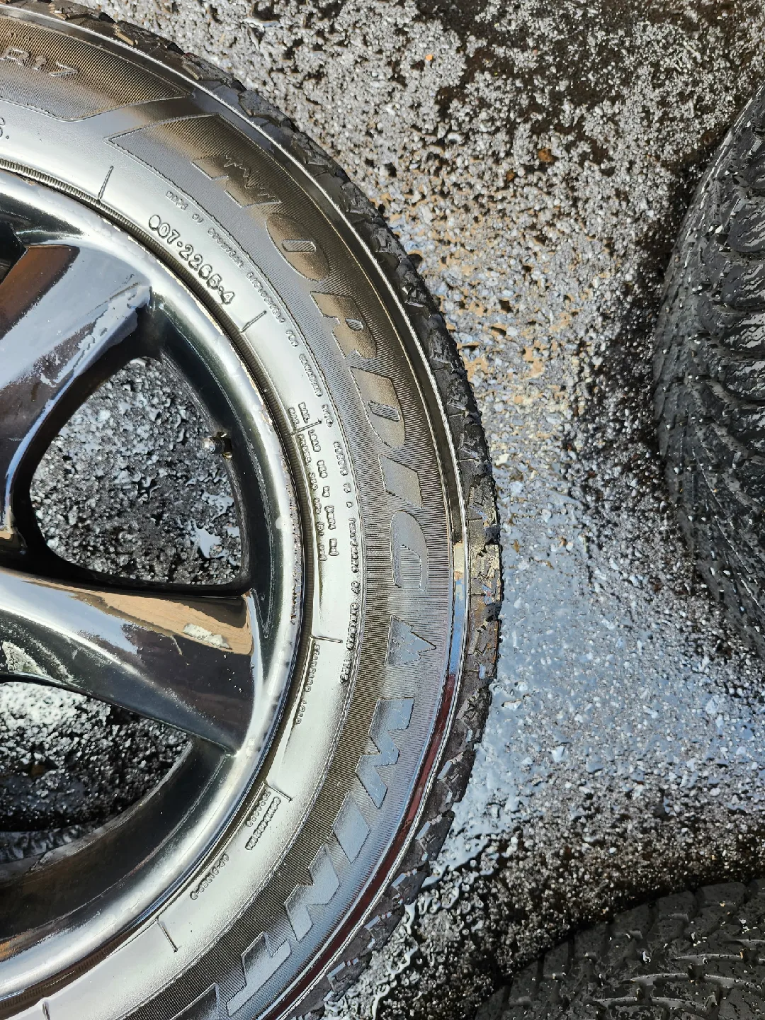 Set of 4 Goodyear Nordic Winter Tires 225/65R17 image indicator(2)