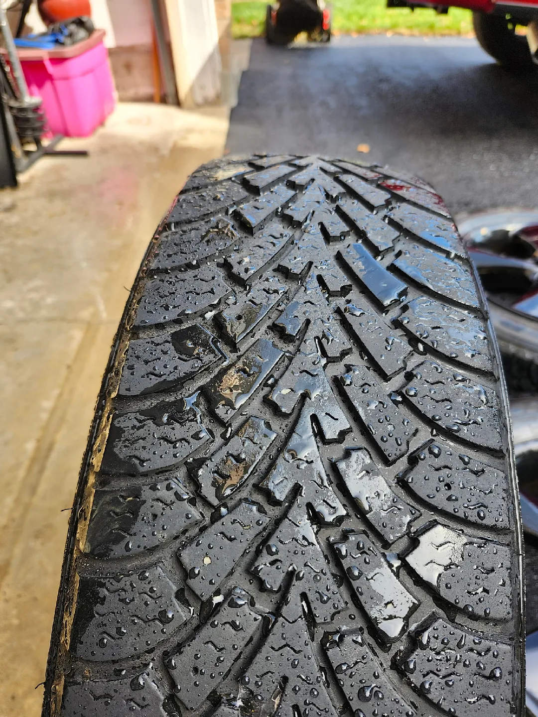 Set of 4 Goodyear Nordic Winter Tires 225/65R17 image indicator(5)