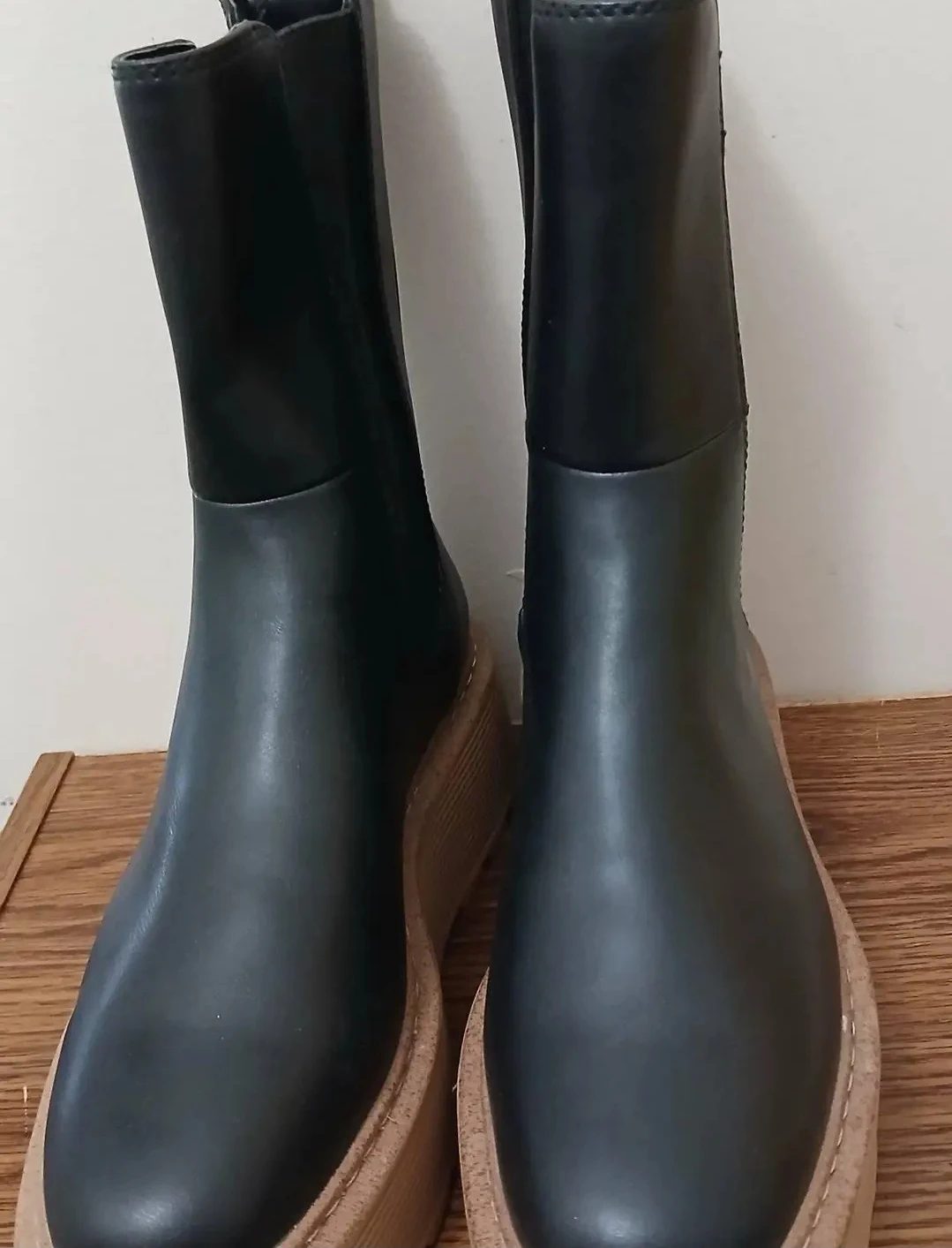 H&M Black Platform Chelsea Boots - Size 36 - photo 2