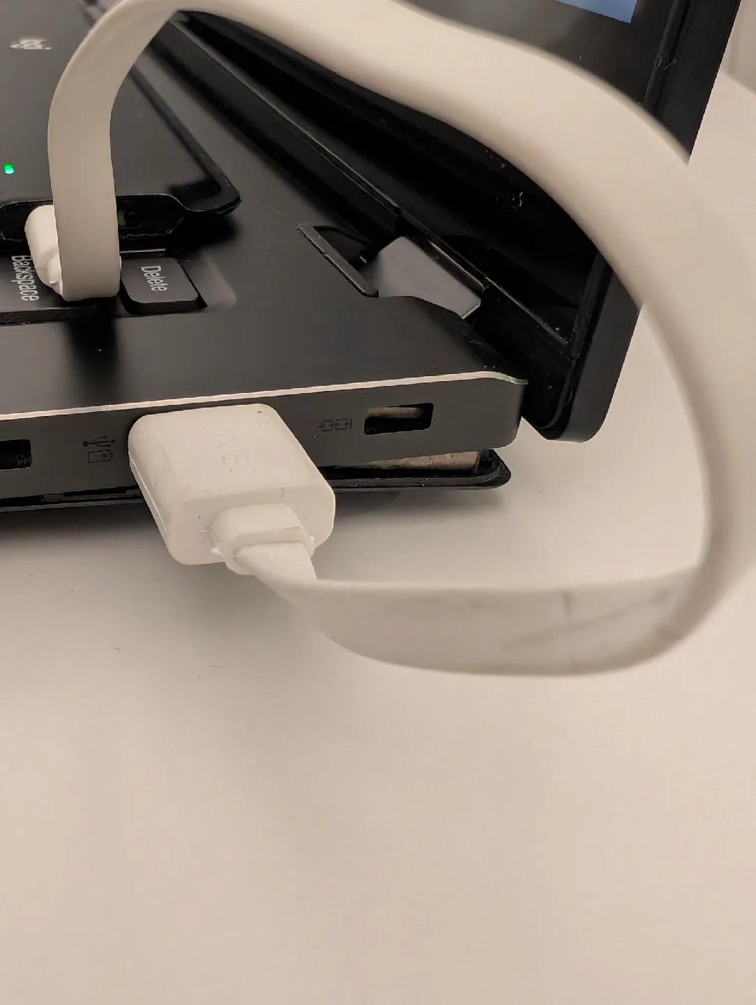 Lenovo IdeaPad Flex 5i 14″ Touchscreen 2-in-1 Laptop image indicator(5)