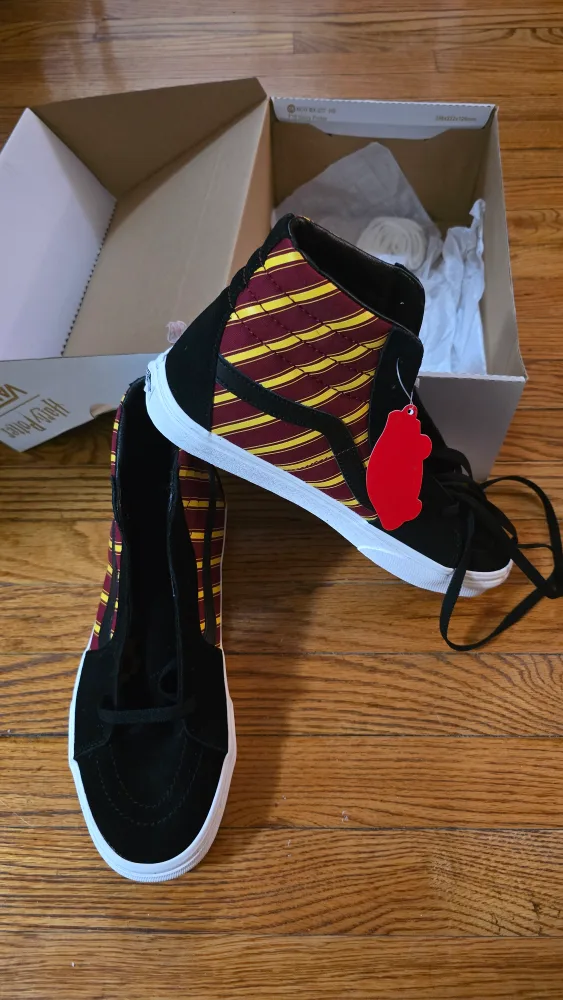 Vans x Harry Potter Sk8-Hi Gryffindor Size 10 US image indicator(2)