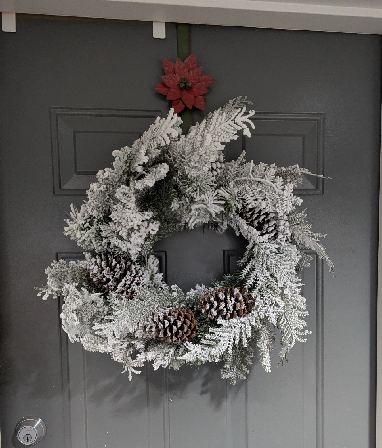 Holiday Wreath with Festive Over the Door Hook - photo 5