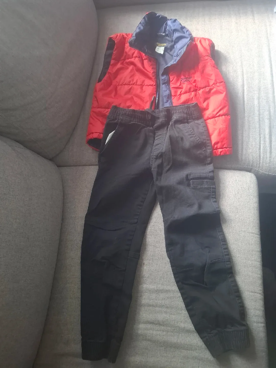 OshKosh B'gosh Vest & Pants Set - Size 3 image indicator(3)