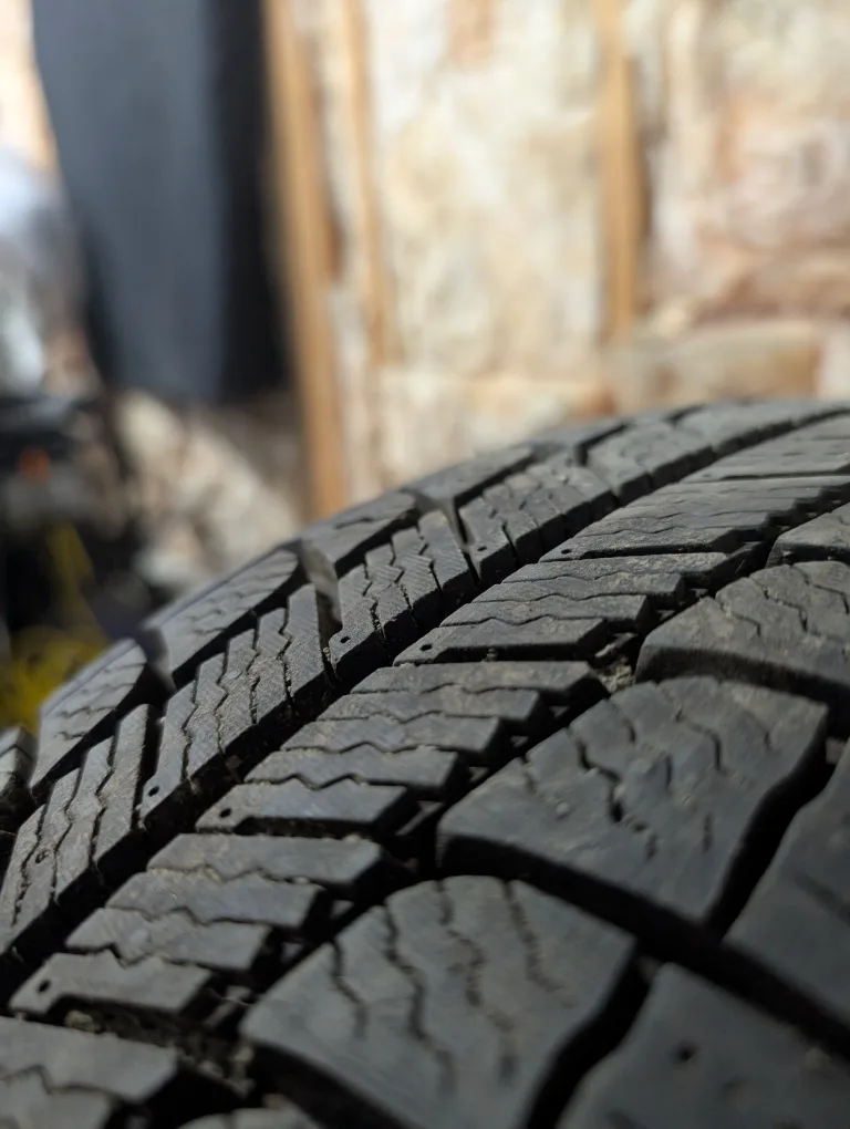 (2)-195/65R15 Michelin X-Ice Winter Tires image indicator(5)