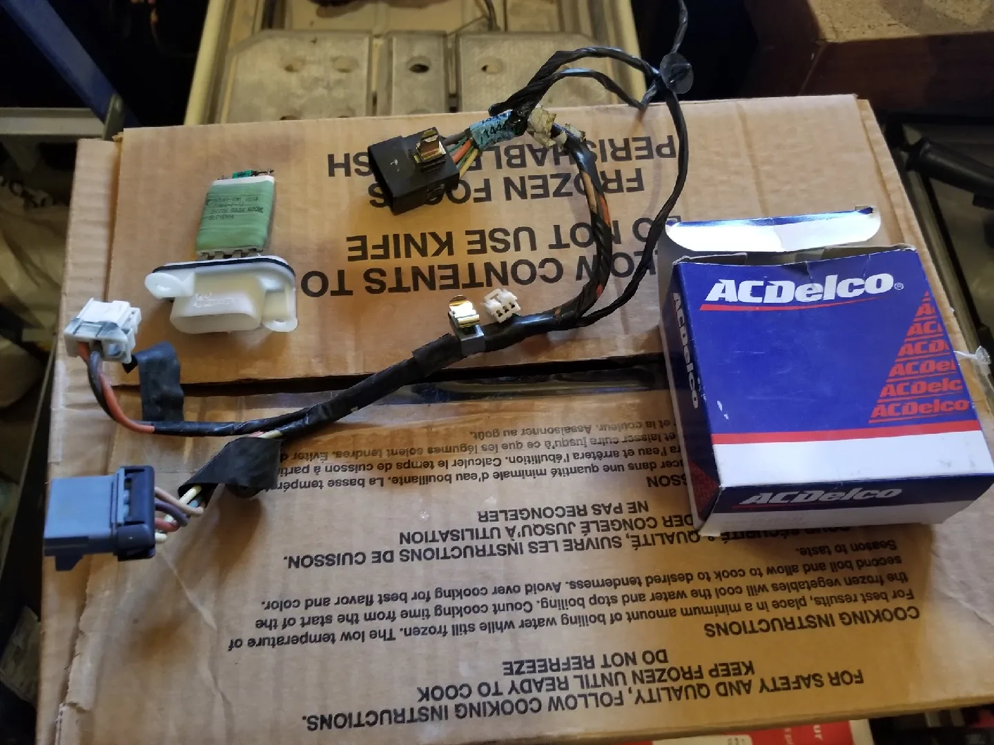 Chevrolet Colorado blower motor, resistor and wire harness image indicator(3)