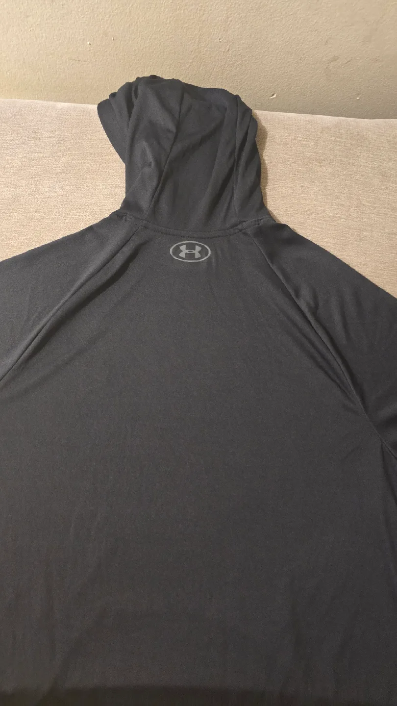 Under Armour Black Hoodie - Size L image indicator(4)