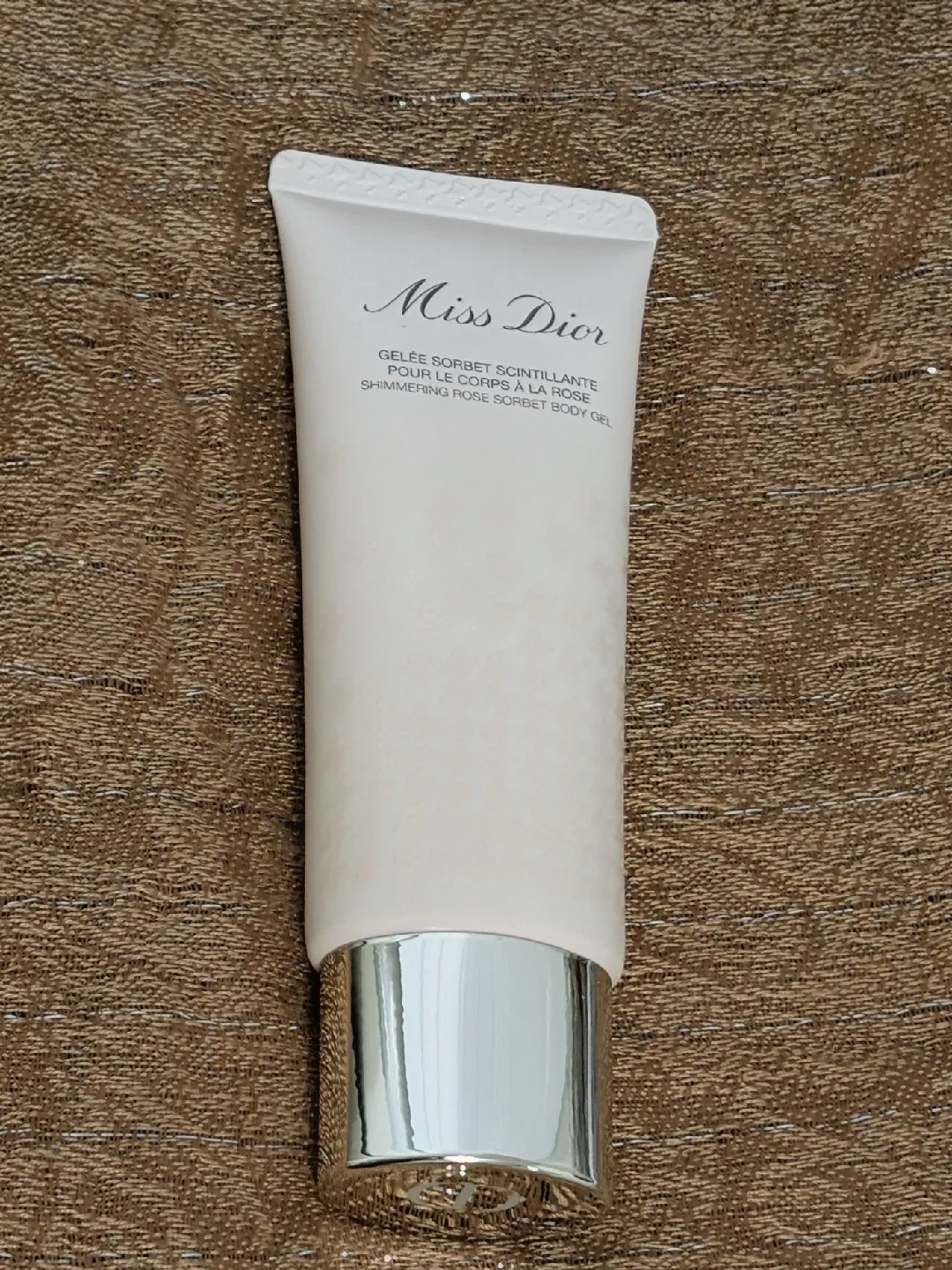Dior Shimmering Sorbet Body Gel image indicator(2)
