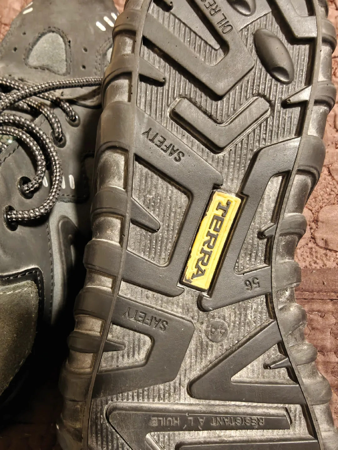 Terra Safety Shoes - Size 44 (10.5 US) image indicator(2)