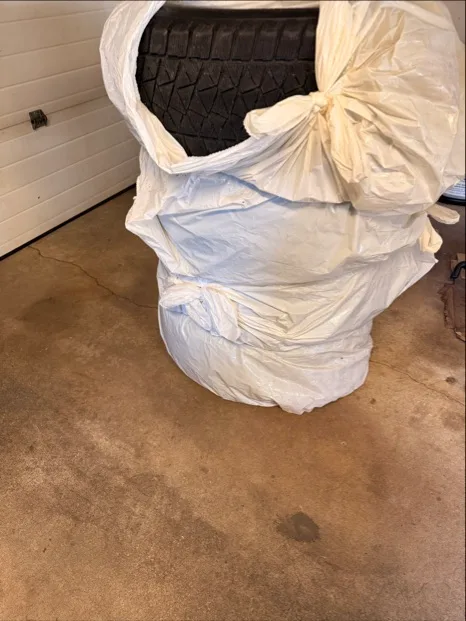 Bridgestone Blizzak DM-V2 265/50R20 Tire image indicator(2)