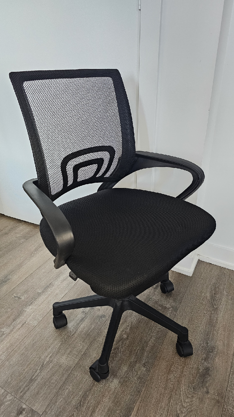 Black Mesh Office Chair
