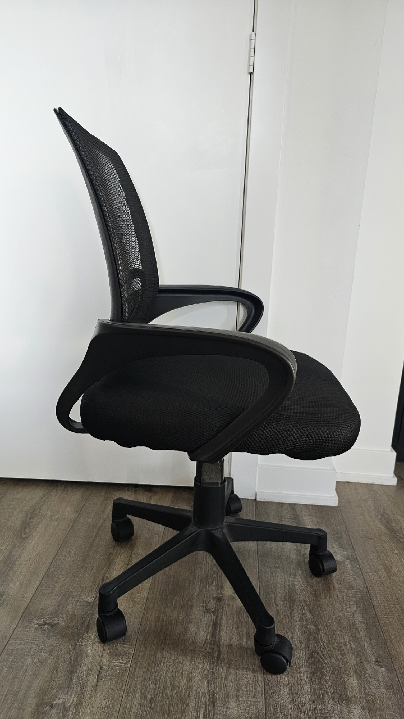 Black Mesh Office Chair - photo 2
