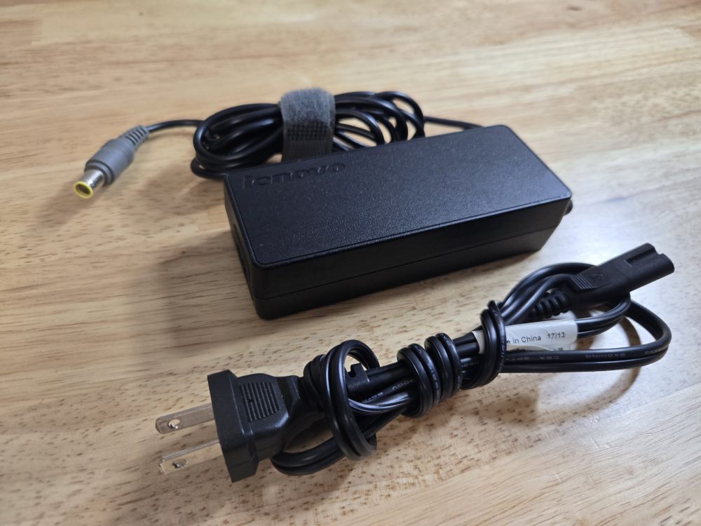 Lenovo Power Adapter 90W - photo 2