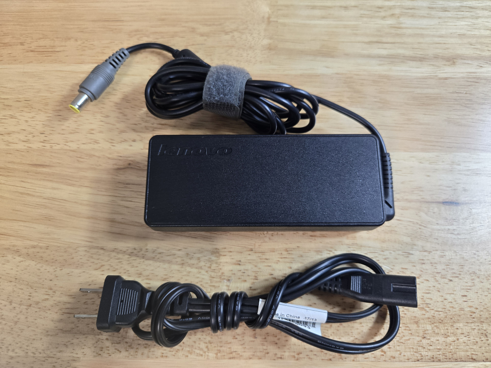 Lenovo Power Adapter 90W - photo 3