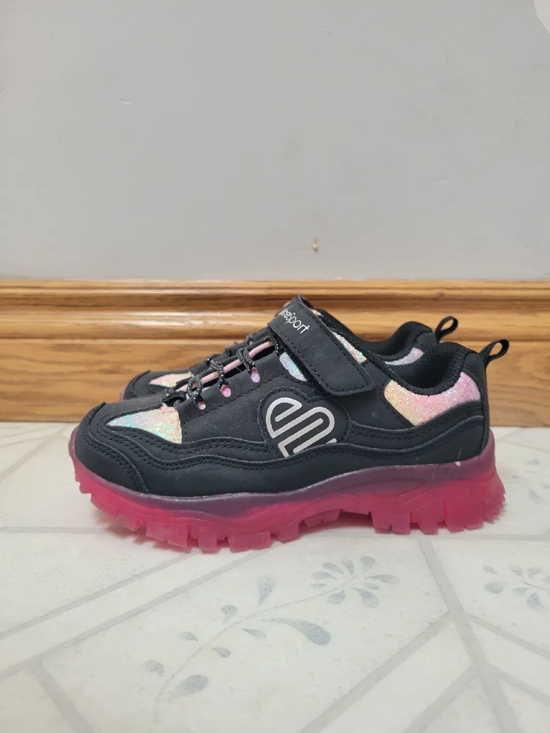 Justice Sport Black & Pink Sneakers size 13 image indicator(2)