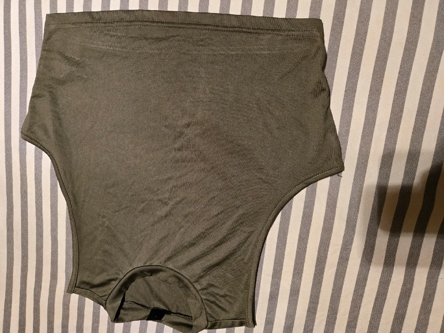 Shein Olive Green Tank Top - Size L image indicator(4)