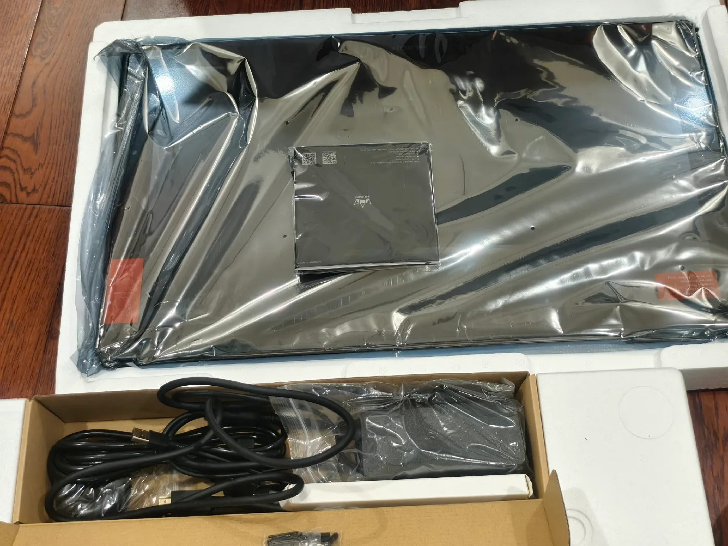 Huion Kamvas 22 Creative Pen Display image indicator(2)