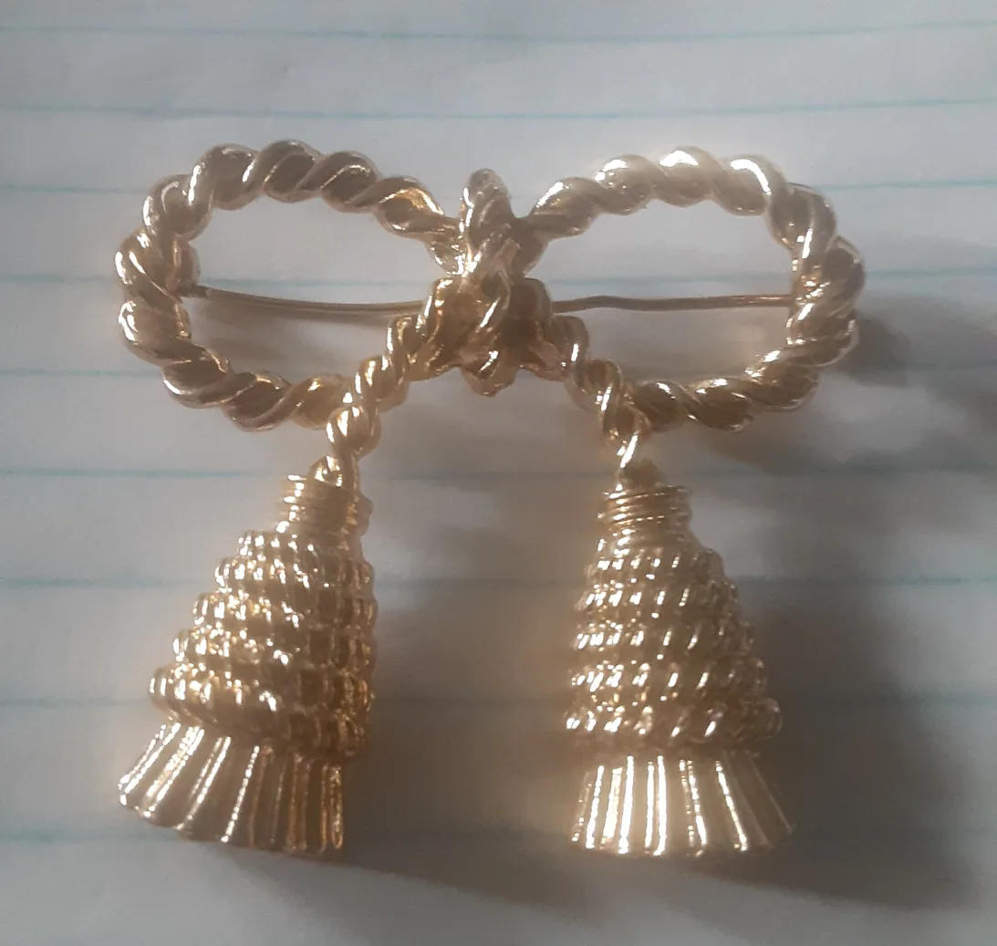Gold Bow Tassel Brooch image indicator(2)