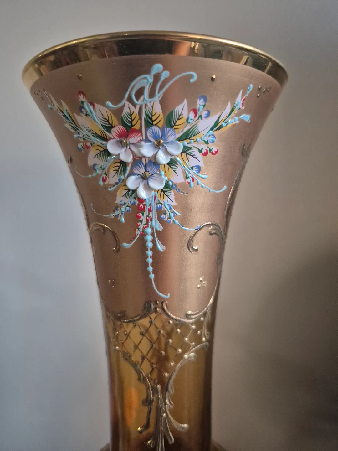 Murano Glass 24 KT Gold Paint Vase image indicator(5)