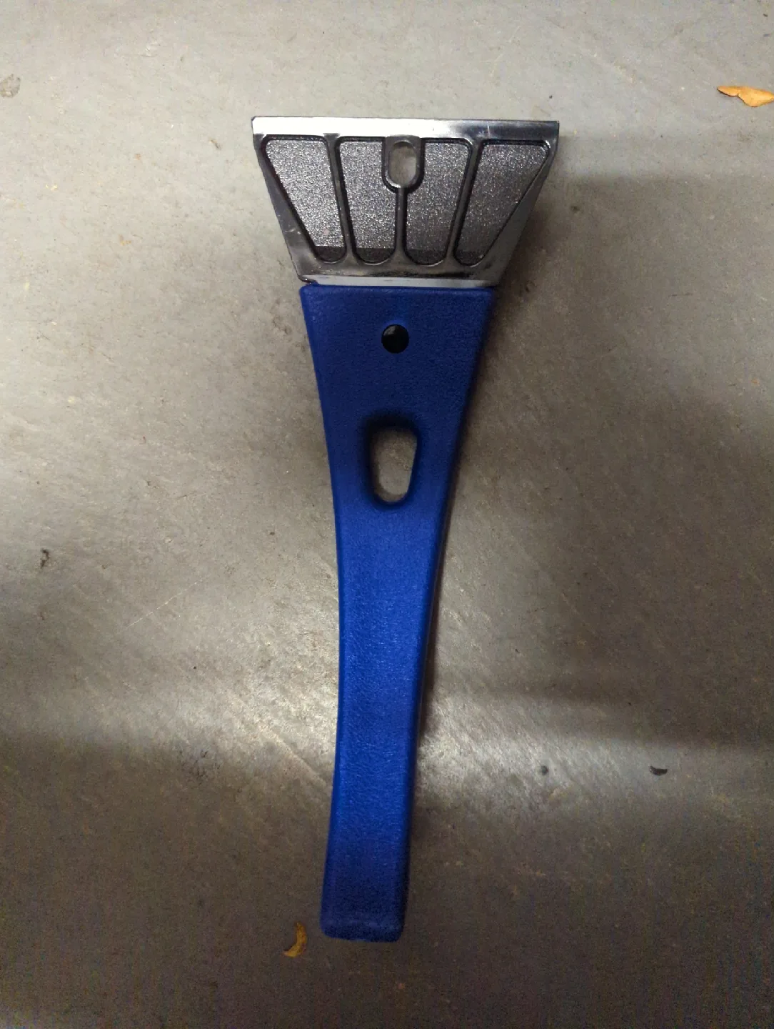 Mallory Big Blade Scraper - Blue image indicator(2)
