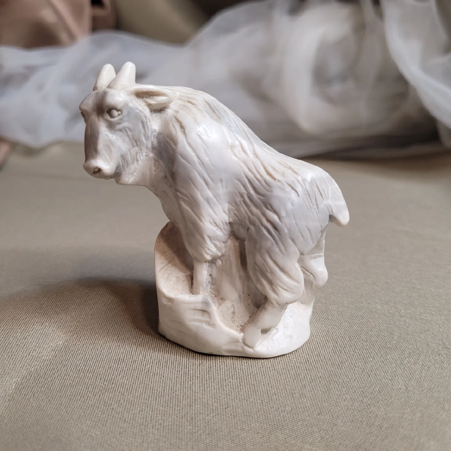 Vintage Pearlite Marblecraft Mountain Goat 2 3/4" Figurine image indicator(2)