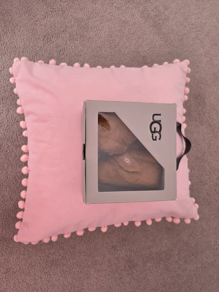 UGG Bixbee Booties, Size 4/5 (12 to 18 months) image indicator(2)