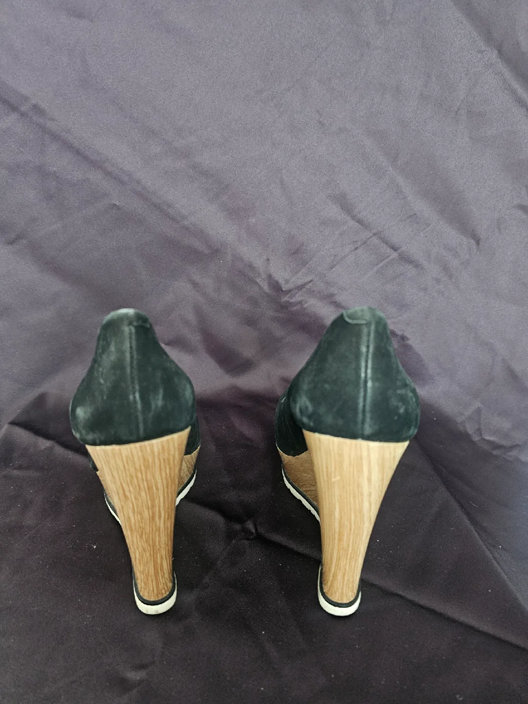 USED - Guess Black Wedge Heels - size 6 image indicator(3)