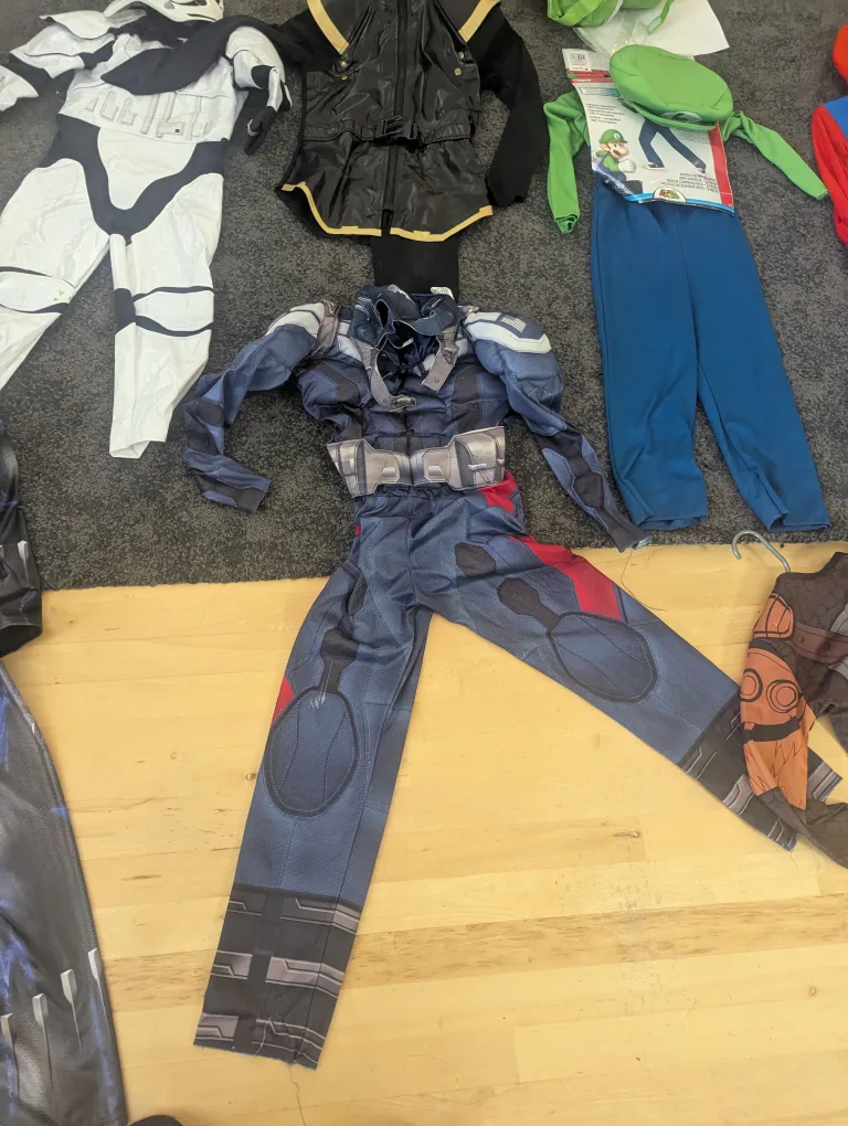 Assorted Kids' Costumes - Mario, Luigi, Yoshi, More! image indicator(8)