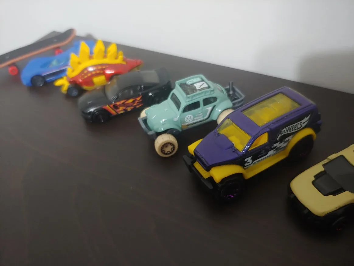 Hot Wheels Diecast Car Collection image indicator(3)