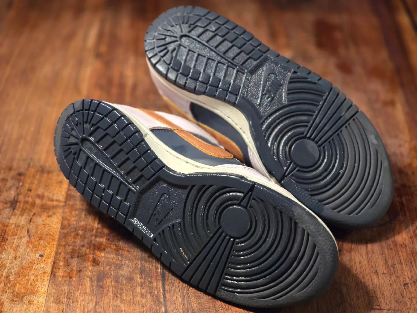 Nike Dunk Low Purple/Gold image indicator(2)