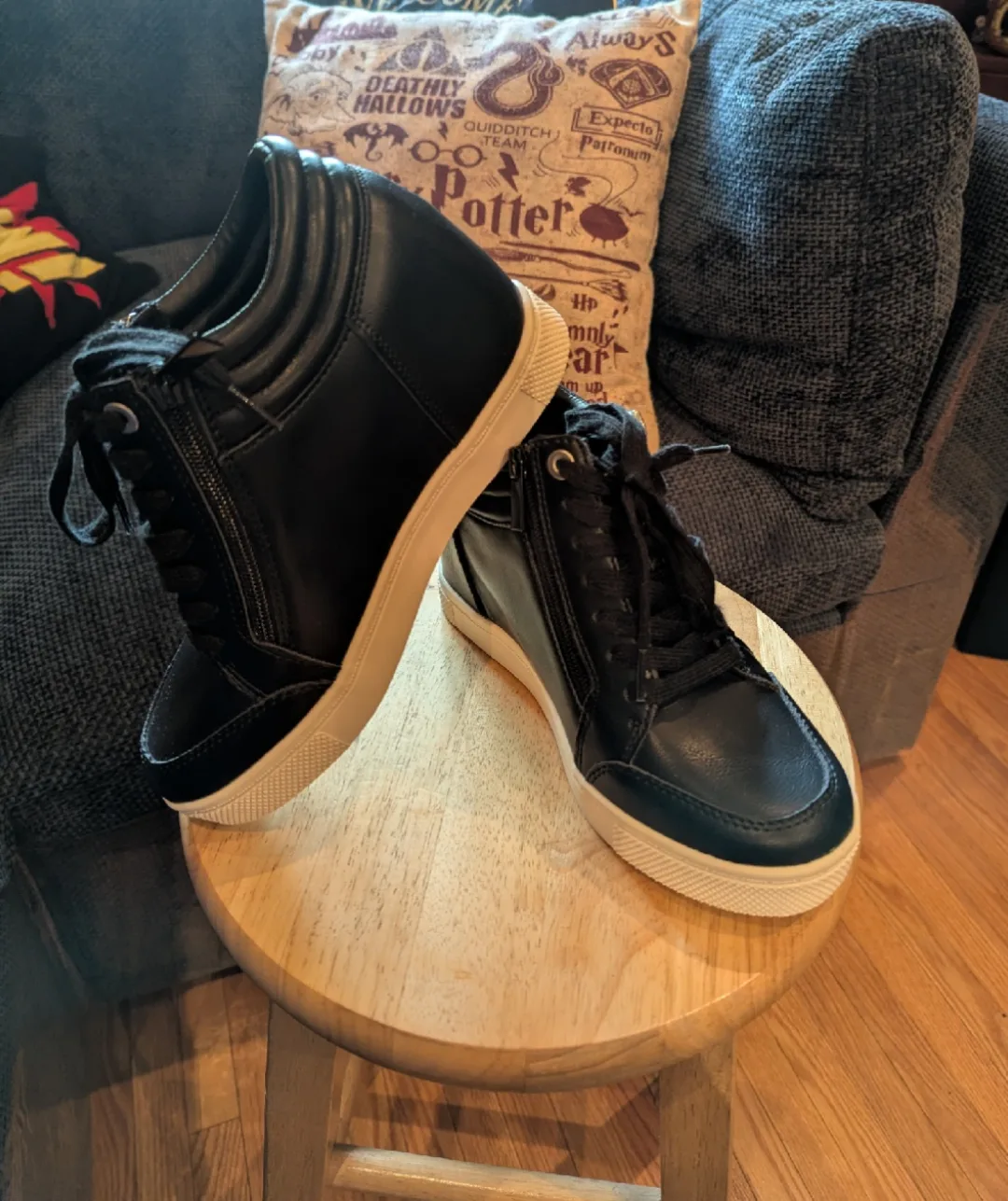 Black platform sneakers - Size 8 image indicator(2)