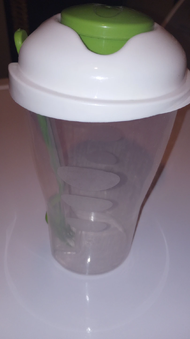 Salad lunch kit container. Rubbermaid