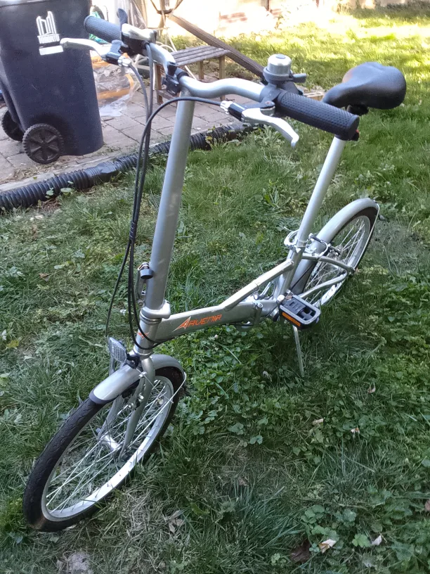 Avenir Folding Bike - Silver image indicator(6)