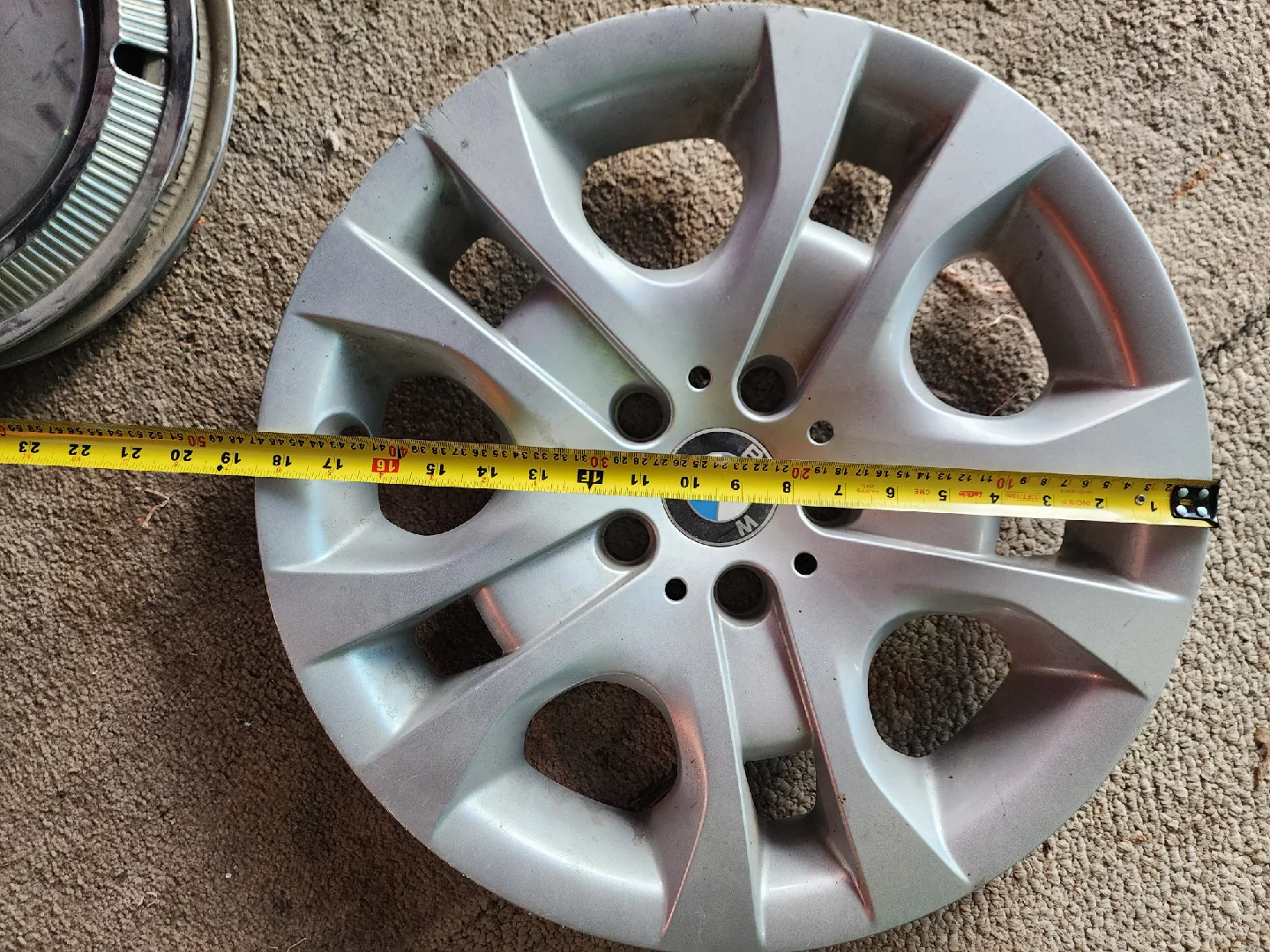 BMW Wheel Cover - Silver image indicator(2)