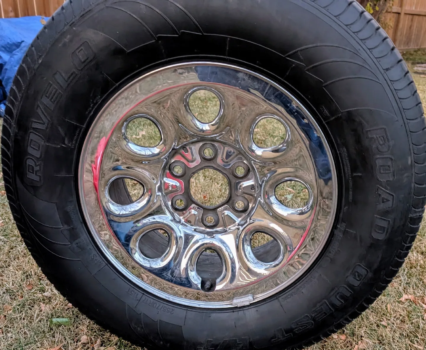 4 all season rovelo Road quest tires with rims image indicator(3)