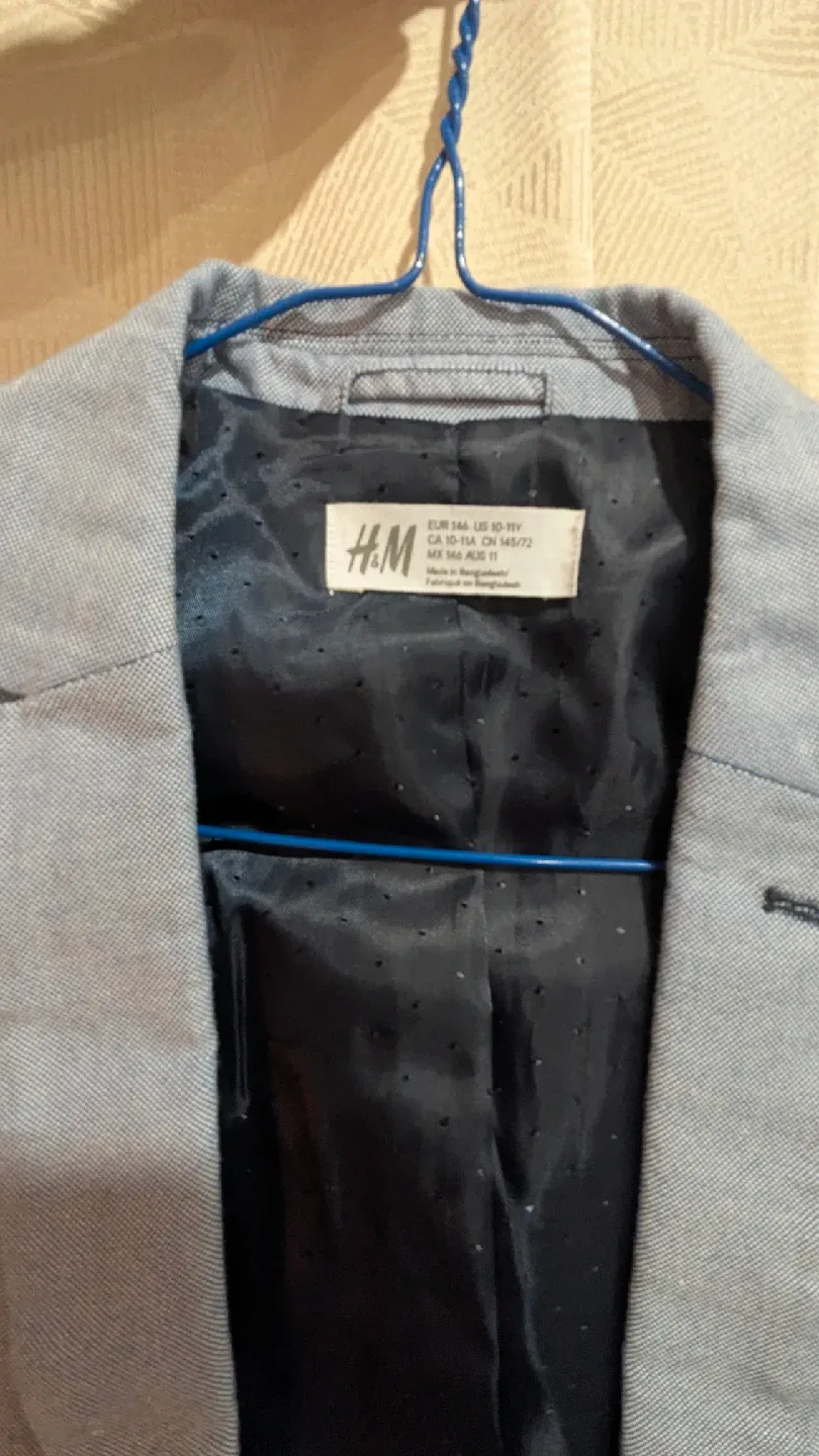 H&M Boy's Light Blue Blazer Size 10-11 image indicator(5)