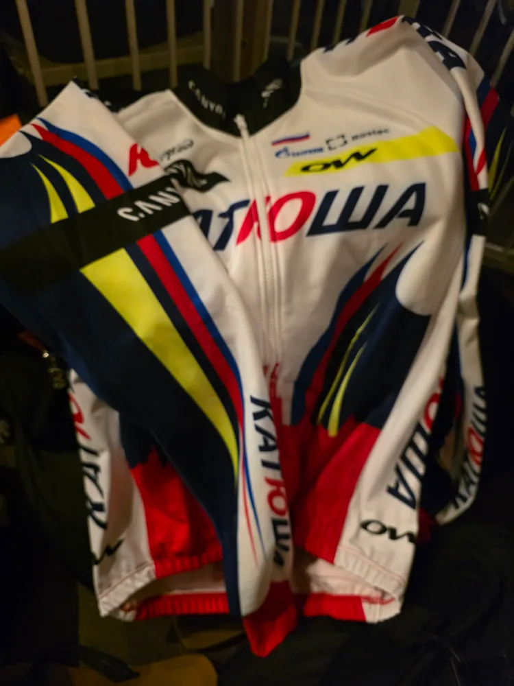 Katusha Cycling Jersey & Bib Shorts Set - Size 4 image indicator(2)