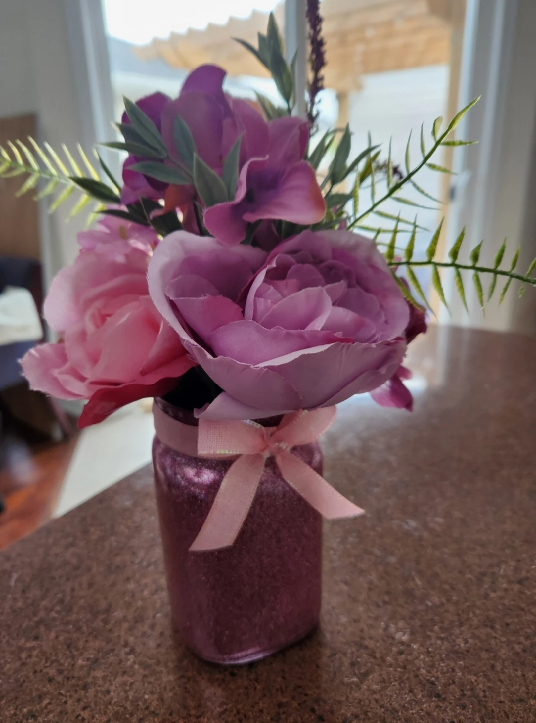 Flower Arrangement in Decorative Vase - photo 2