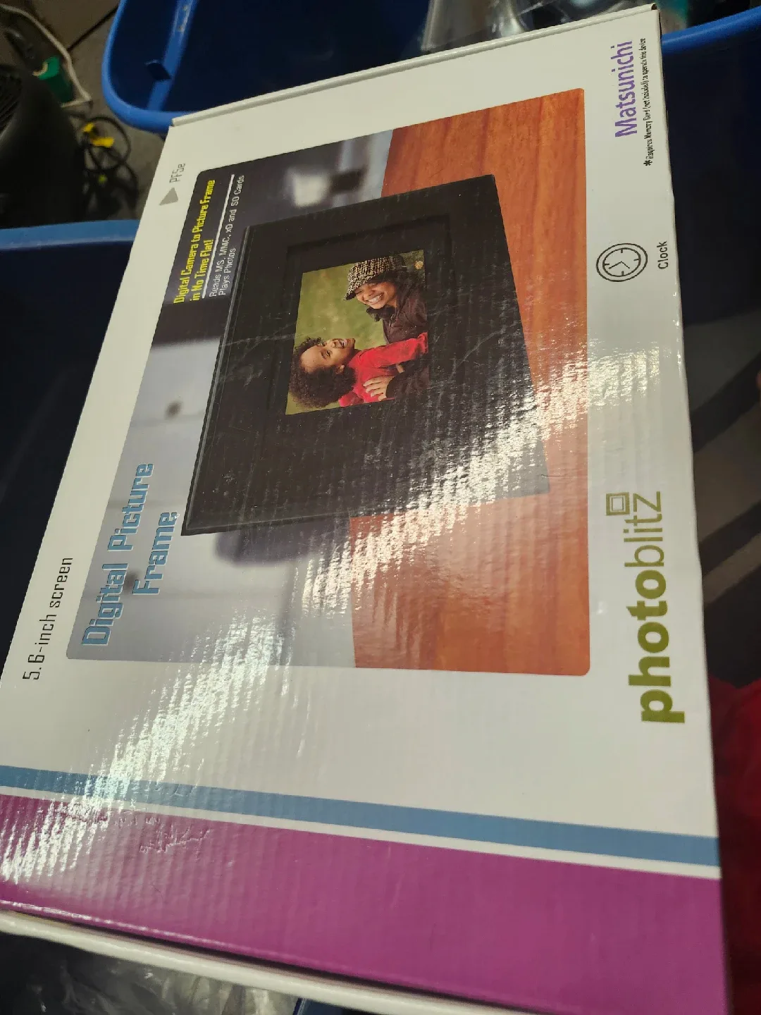 Photoblitz Matsunichi 5.6-inch Digital Picture Frame image indicator(2)