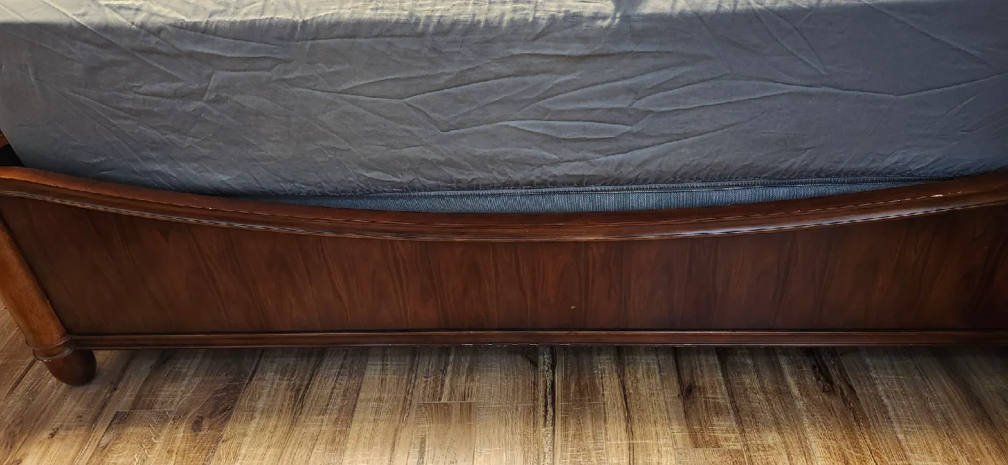 Bedroom furniture for sale image indicator(8)