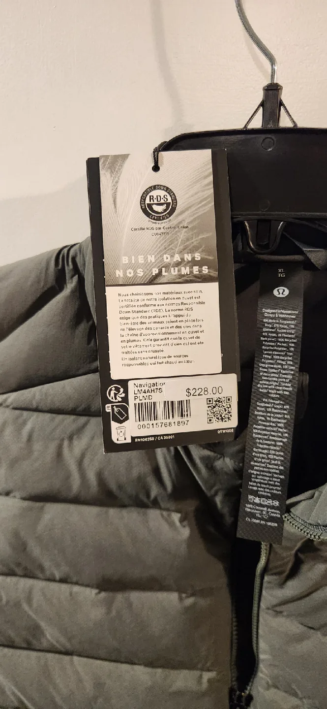 Lululemon Men's XL Green Down Vest - Navigator image indicator(3)