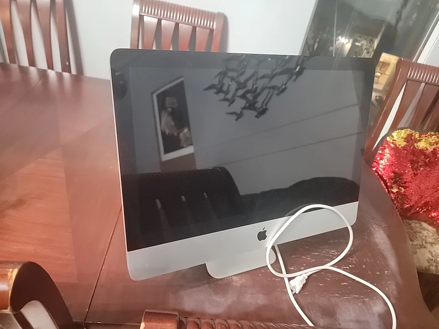 Apple iMac Desktop Computer image indicator(2)