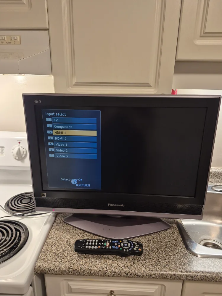 28" LCD Flat-Screen 2007 Viera Panasonic TV 🖥 & Remote!! image indicator(2)