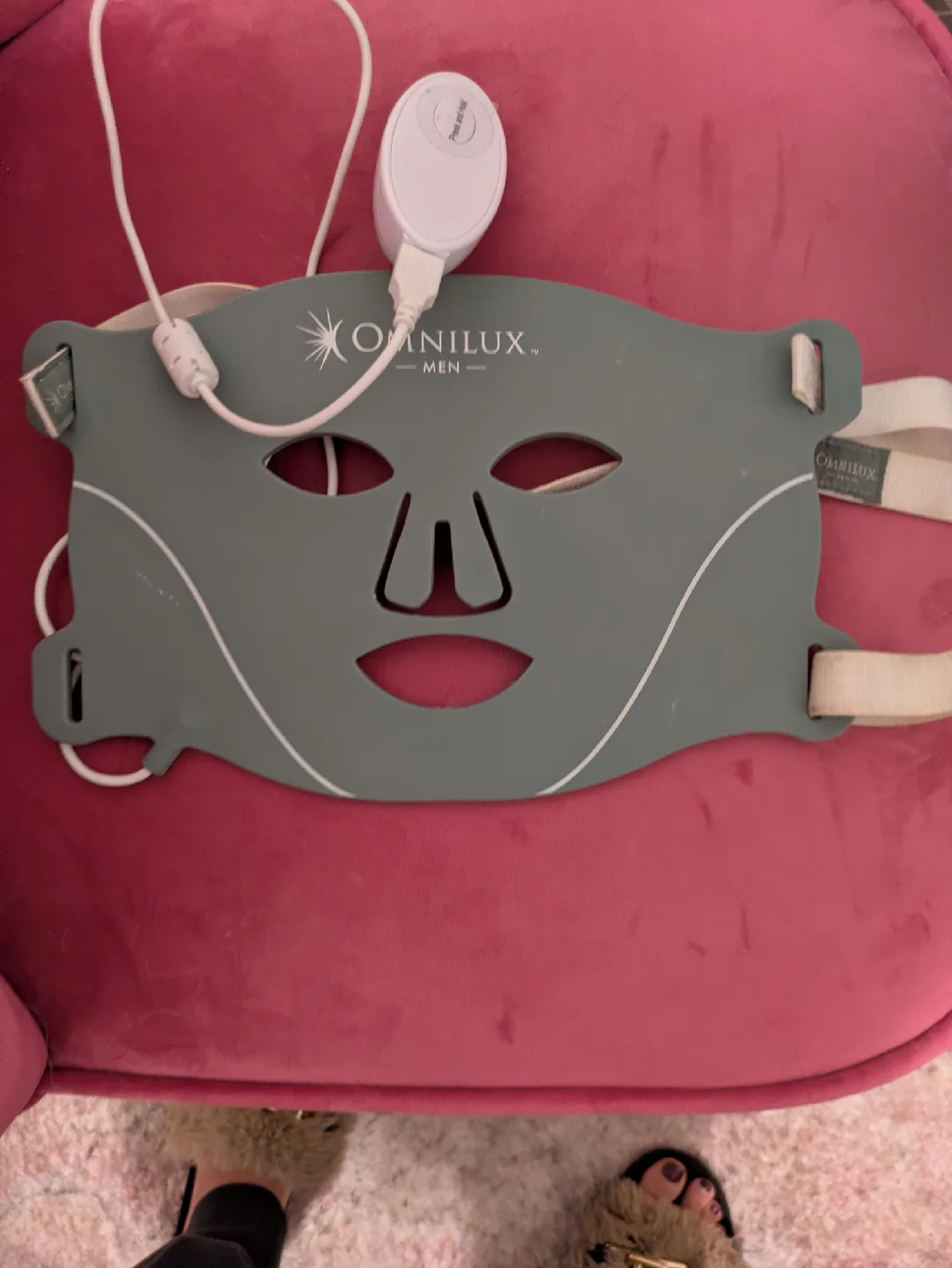 Omnilux Men LED Face Mask image indicator(3)